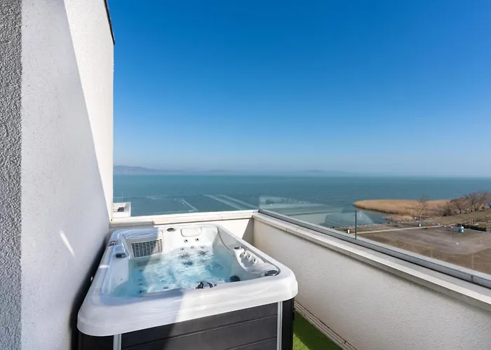 Sunset Lakeview With Jacuzzi